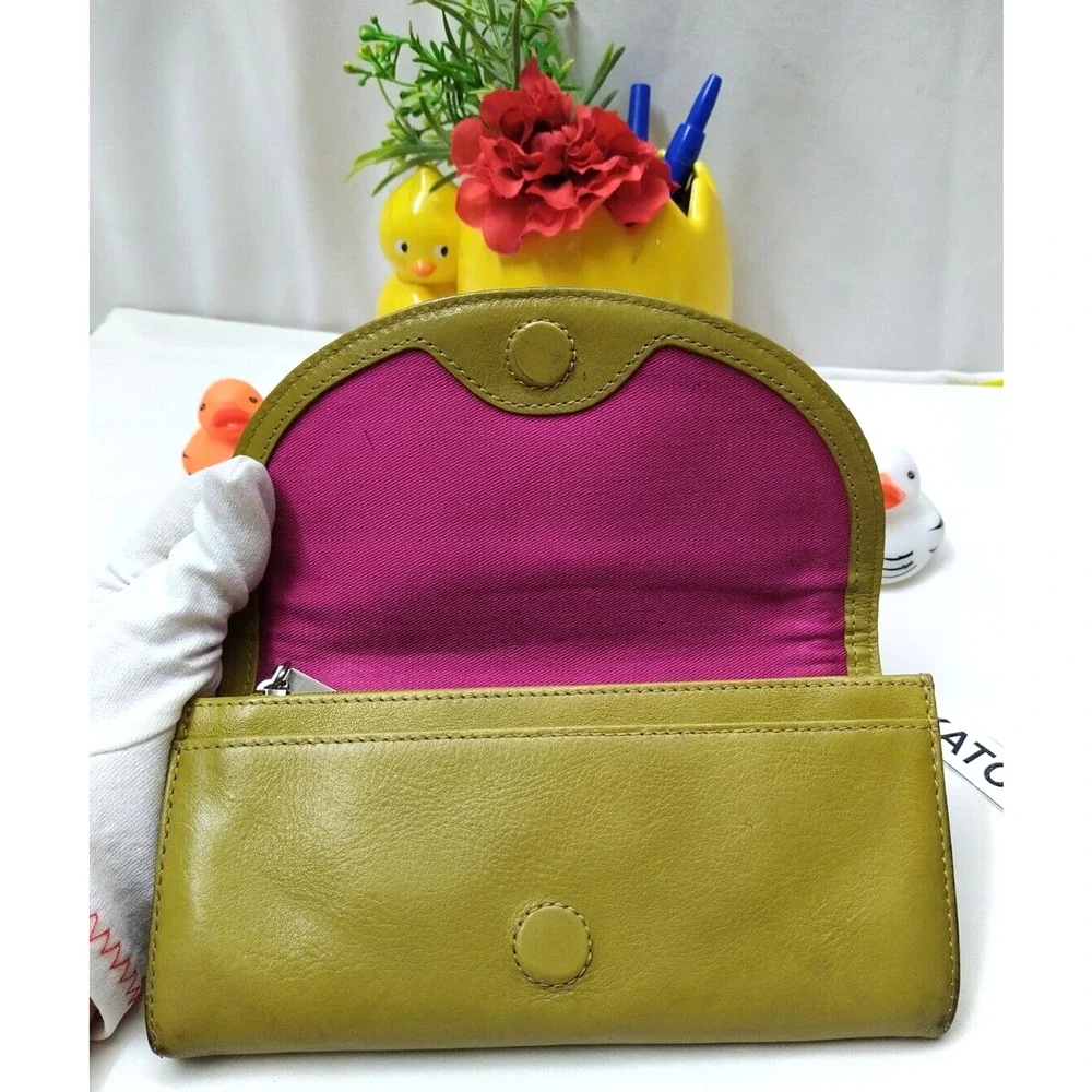 Hobo International Lime Green Yellow Leather Credit Card Bifold Wallet